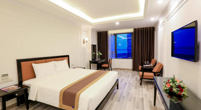 Двухместный номер Deluxe New Era Hotel & Spa Ha Long