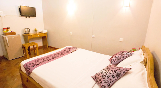 East Mandalay Hotel, Rezervovat Hotel Mandalay Myanmar