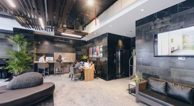 Zen Diamond Suites Hotel