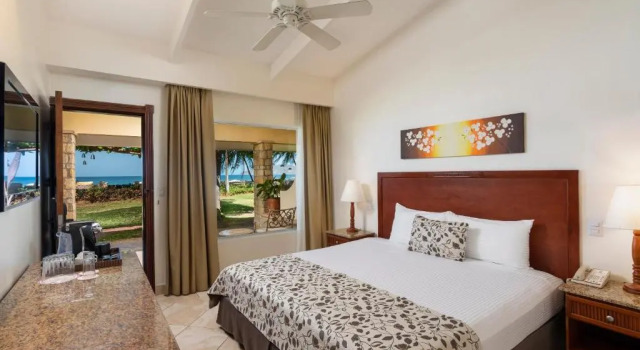 Standardní Dvoulůžkový s manželskou postelí pokoj a výhledem Hotel Tamarindo Diria Beach Resort