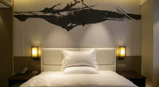Люкс Huayang Jingpin Hotel (Wuhan Happy Valley Renhe Road Subway Station Branch)