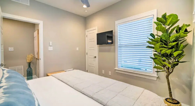 Ocean City House Rental < 1 Mile to Beach!, Забронировать Отель Отели Оушен-Сити с парковкой, рядом с Shriver's Salt Water Taffy &amp; Fudge, Парковка