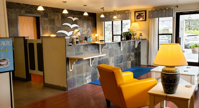 Seabird Lodge Fort Bragg, Забронировать Дом для отпуска Отели Форт-Брэгг с завтраком, Завтраки