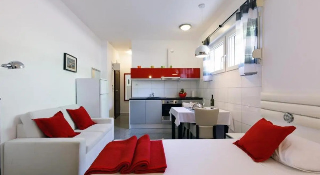 Fully equiped Apartments next to the beach, Prenota Appartamento Hotel a Croatian Islands con piscina, Piscina