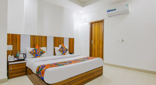 Номер Premium Fabhotel Gp Royal