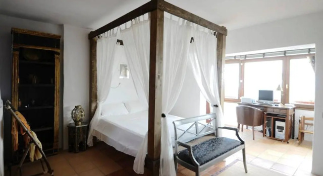 Entre Olivos: Very Charming Villa 18 SLEEPERS, Забронировать Вилла Отели Сан-Пере-де-Рибес с бассейном, Бассейн