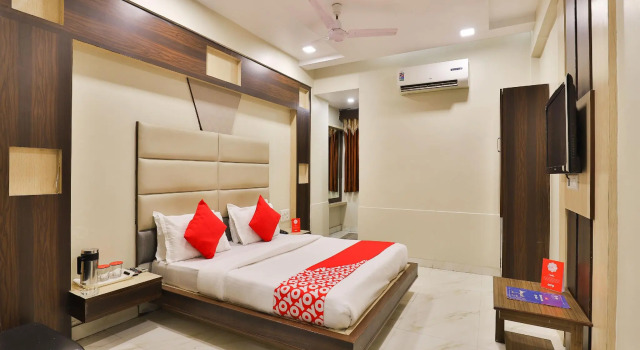 OYO 15833 Vanya Palace, Rezerwuj Hotel Hotele w Gujarat ze śniadaniem, Śniadanie