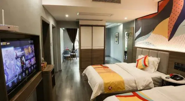 Люкс Business Guanshan Business Hotel (Changde Shimen County Commercial Pedestrian Street)