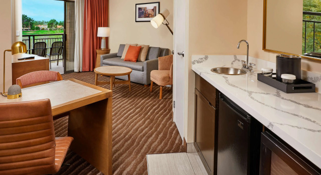 Embassy Suites by Hilton Phoenix Scottsdale, Забронировать Отель Отели Скотсдейл с парковкой, Парковка