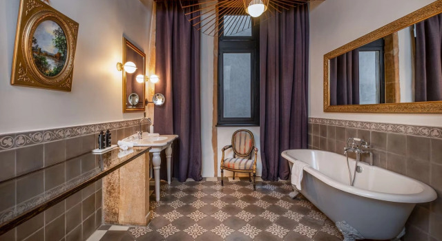 Двухместный люкс Collection Cour des Loges Lyon, A Radisson Collection Hotel