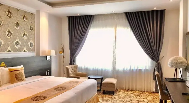 Номер Standard с балконом Elizabeth Hotel