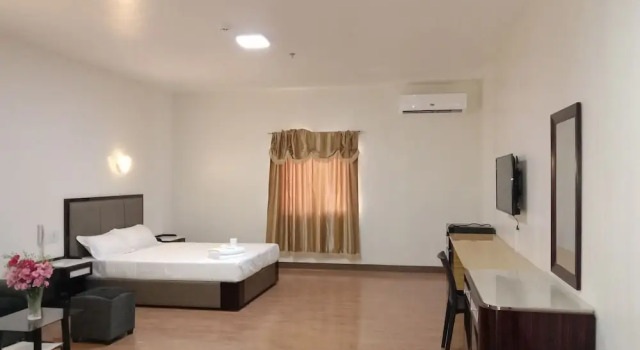 Meaco Royal Hotel- Lucena