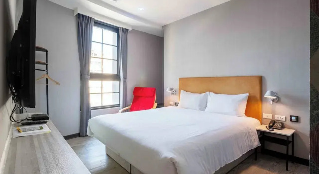 Номер Classic CHECK inn Taichung Ziyou