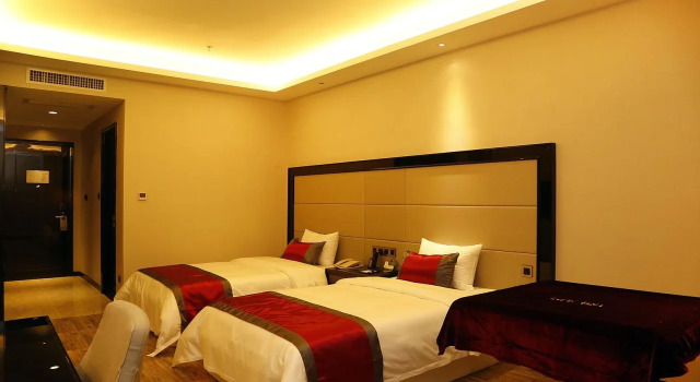 Green Oriental Hotel (Shenzhen Pinghu South China City Hehua subway station), Rezerwuj Hotel Hotele w Shenzhen z parkingiem, Parking