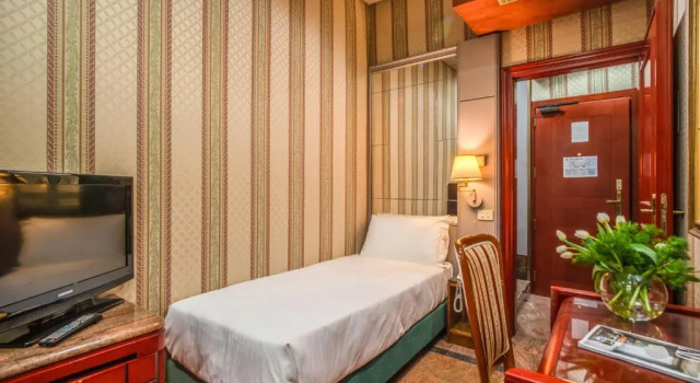 Одноместный номер Standard Madison Hotel