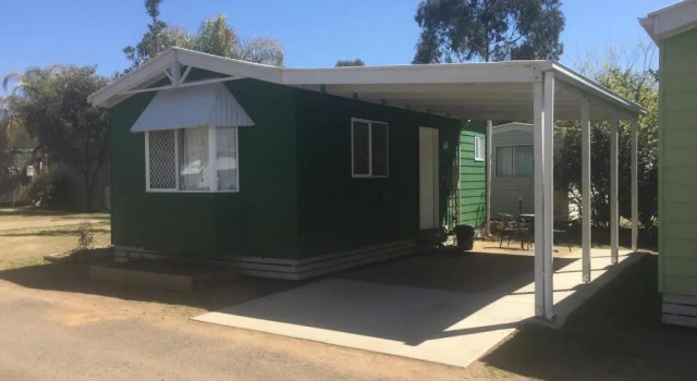 Четырёхместный номер Comfort Homestead Caravan Park