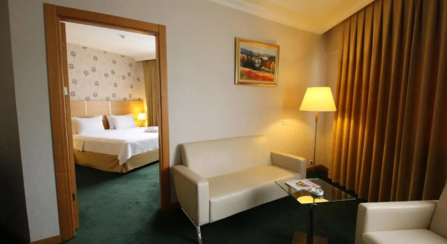 Полулюкс Anemon Grand Manisa Otel