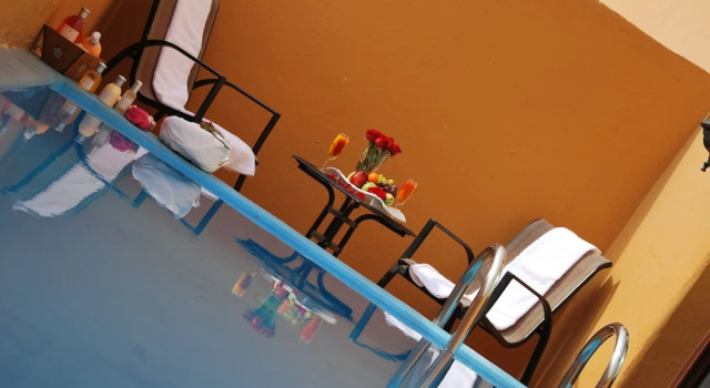 Семейный люкс с балконом The Convention Center & Royal Suites Hotel