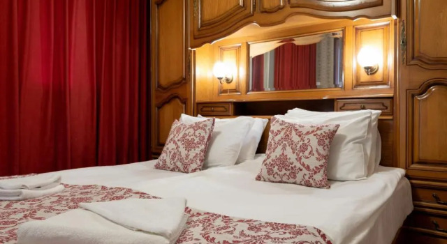 Люкс Real Hotel