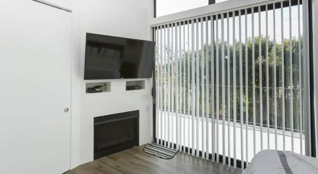 2nd Story Masterpiece In Venice Beach 4 Bedroom Home by RedAwning