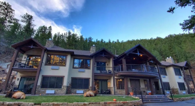 Люкс The Inn on Fall River & Fall River Cabins