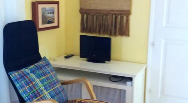 Apartment With 2 Bedrooms in Port D'addaia, With Shared Pool, Enclosed Garden and Wifi, Rezerwuj Apartament Hotele w Minorka z parkingiem, Parking
