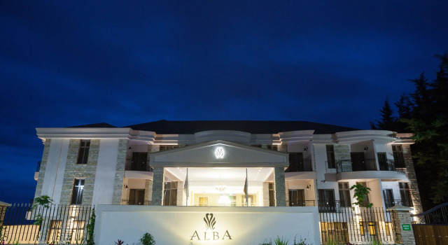 Alba Hotel Meru, 예약 호텔 Muchiene 조식 포함 호텔, 아침 식사