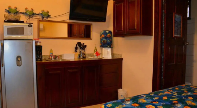 Четырёхместный номер Standard West Bay Lodge and Spa