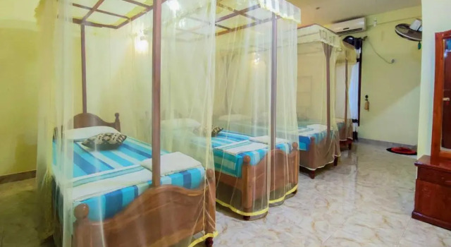 Четырёхместный номер Deluxe La Safari Inn Tissamaharama