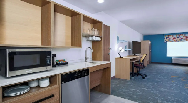 Четырёхместная студия Home2 Suites By Hilton Indianapolis North At Intech Park