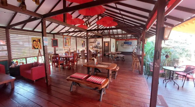 Бунгало Red Moon Hideaway
