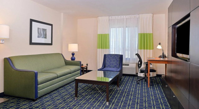Двухместный люкс с 2 комнатами Fairfield Inn & Suites by Marriott Denver Aurora/Parker