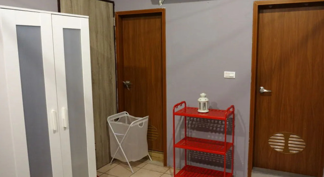 Hostel 103, Prenota Ostello Hotel a Taybey con parcheggio, Parcheggio