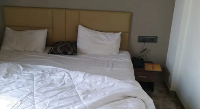 Hotel The Pill, Book Hotel Hoteller i Bhavnagar med parkering, Parkering