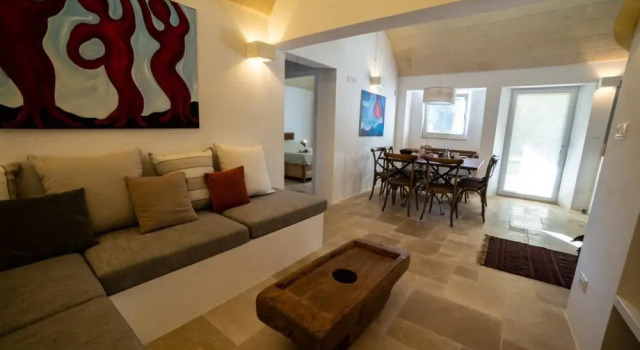 Traditional Trullo la Specchia, Book Hotel Hotels in Murgia with Parking, Parking