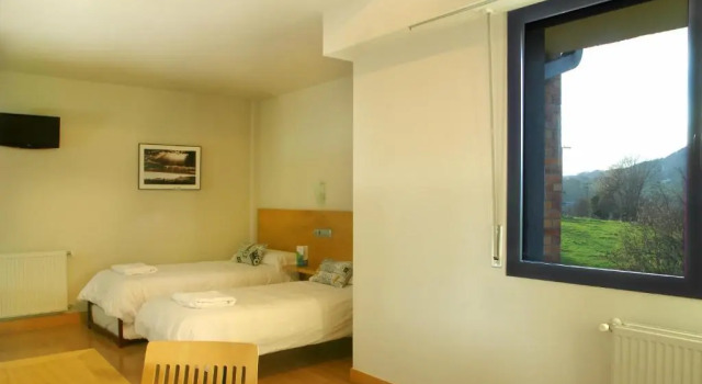 Четырёхместный номер Standard Hotel Txintxua