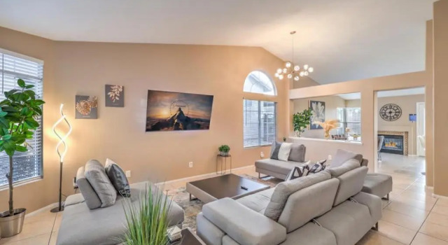 Номер Standard Sunny Heated Pool Retreat Near Las Vegas 1-story 3 Bedrooms Fully Equipped Island Kitchen
