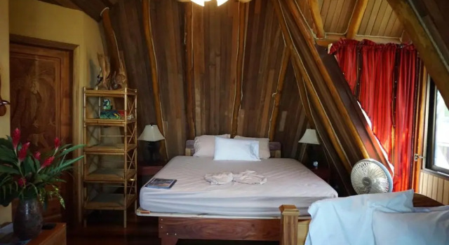 Cabinas Jimenez, Rezervovat Hotel Hotely v Puntarenas s parkováním, Parkování