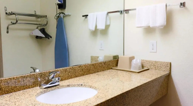 Люкс The Symphony Inn & Suites