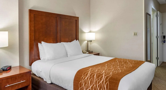Двухместный номер Standard с балконом Comfort Inn Syosset-Long Island