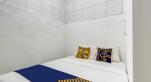 SPOT ON 90780 Gang Tengah Homestay