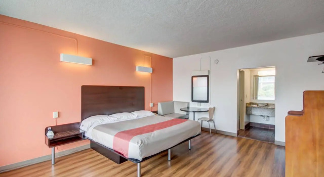 Knights Inn Somerset, Book Motel Hoteller i Somerset med parkering, Parkering