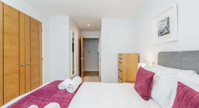 Roomspace Serviced Apartments - Abbots Yard, Забронировать Апартаменты/квартира Гилфорд Суррей Хиллс