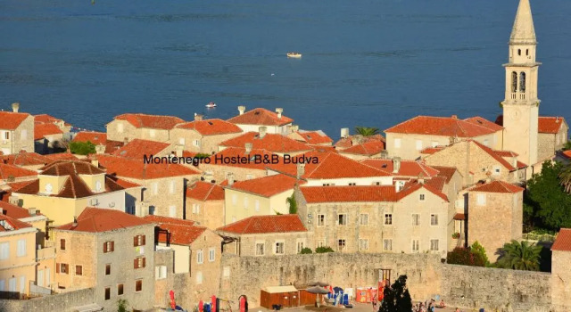 Кровать в общем номере Montenegro Backpackers Home Budva