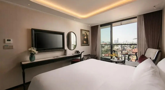 Номер Premier с балконом Proverb Hotel Hanoi