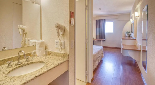 Номер Standard H+ Hotel