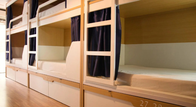 Кровать в общем номере Factory Hostels Barcelona