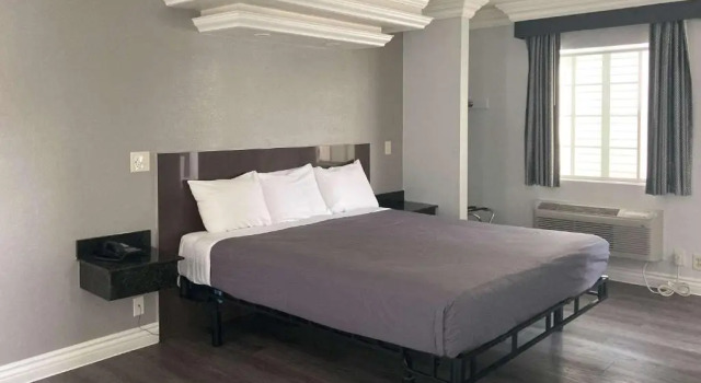 Номер Standard Motel 6 Glendale CA Pasadena Burbank Los Angeles