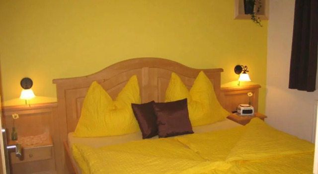 Апартаменты Weingut - Gästezimmer zum Schwalbennest
