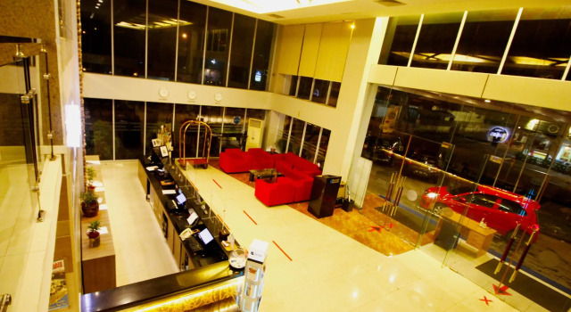 Hotel Dafam Pekanbaru, Book Hotel Hotels in Pekanbaru with Parking, Parking